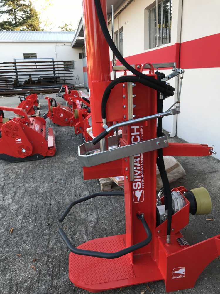 Vertikaler Holzspalter für Traktor 35 T Simatech Hub 800 hydraulisch